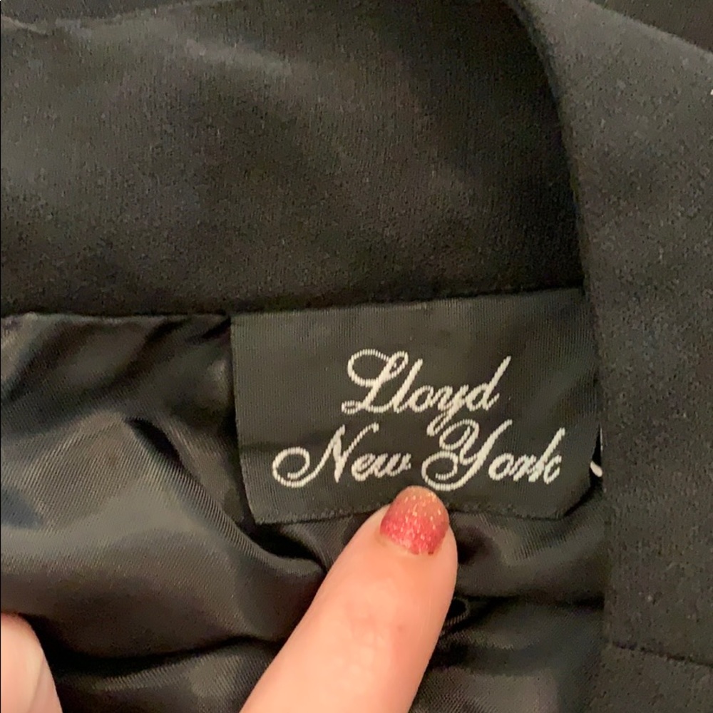 Size 12 Lloyd New York black skirt.